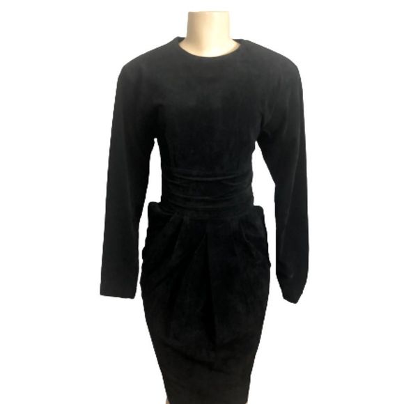 Elegant Black Long Sleeve Dress - Picture 2 of 13
